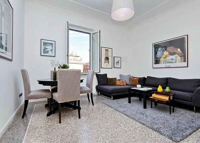Piazza Capponi Apartment